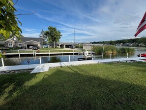 Property grounds - Luxurious Waterfront Family Retreat on Crooked Lake, Angola, IN. (Angola)