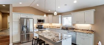 Luxurious Waterfront Family Retreat on Crooked Lake, Angola, IN