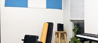 Chic & Cozy Room – 20 Min from Downtown Dallas