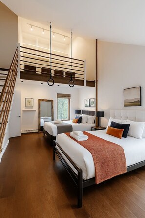 1 bedroom, desk, WiFi, bed sheets