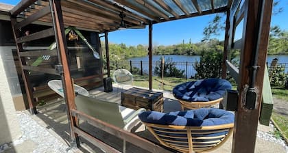 3-Bedroom House with Lake View in Port Richey