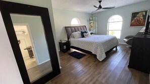 3 soverom, safe på rommet, skrivebord og wi-fi