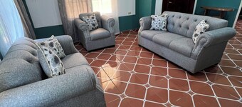 Charming Relax y Naturaleza  2-bedroom house with AC, WiFi in  El Eden Cortes