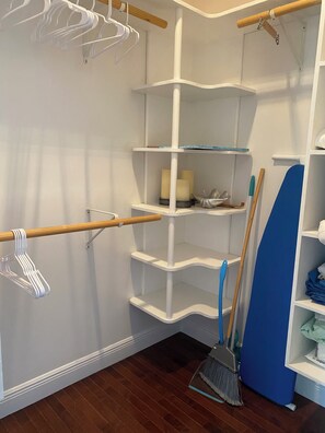 Interior - Cozy studio across the street from beach with AC, WiFi (Freeport)