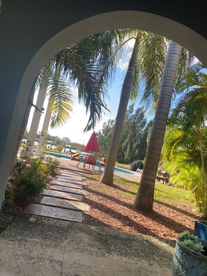 Pool - Cozy studio across the street from beach with AC, WiFi (Freeport)