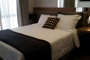 2 bedrooms, desk, iron/ironing board, travel crib