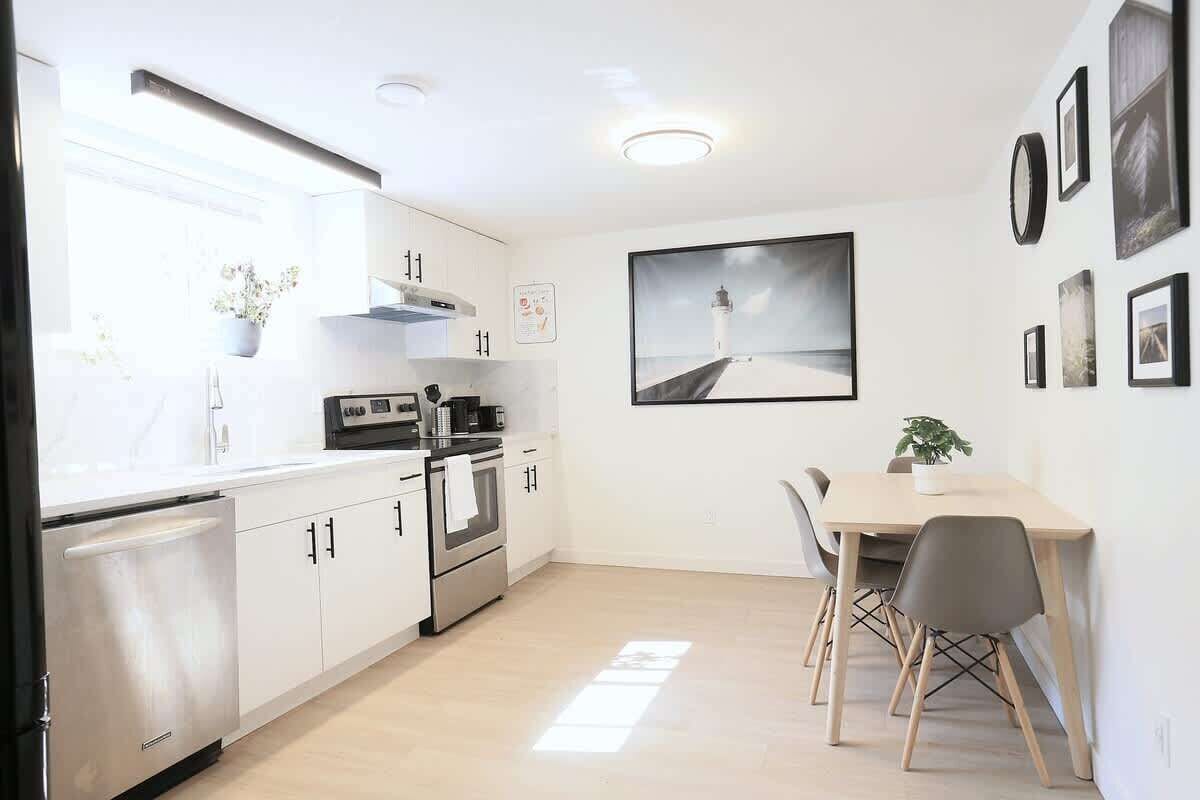 Geladeira, micro-ondas, fogão, cooktop