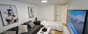 2 bedrooms, iron/ironing board, WiFi, bed sheets - Patio | 4 min U of C & Trendy University District (Calgary)