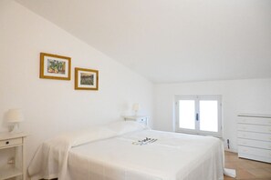 2 bedrooms, bed sheets - M437 – Marcelli, two-room apartment with air conditioning (Marcelli)