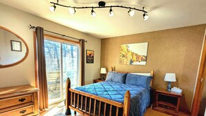 Room - Your Adventure Basecamp in NWA (Bella Vista)