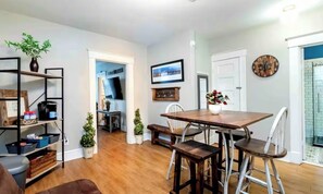 Dining - Welcome to Your Stylish Stay in the Heart of Louisville! (Louisville)