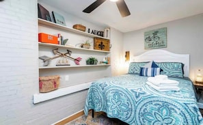 3 bedrooms, desk, iron/ironing board, WiFi