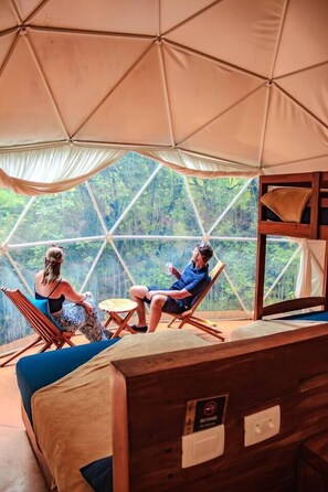 1 bedroom, desk, WiFi, bed sheets