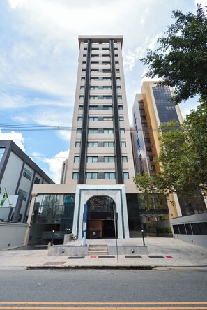 Exterior - Unique Home - 15 min Cons USA (Chácara Santo Antônio)