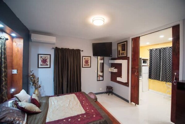1 bedroom, iron/ironing board, WiFi, bed sheets