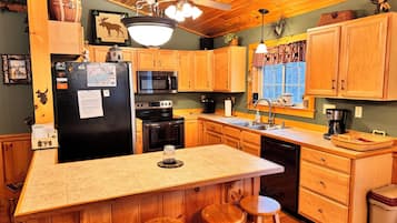 雪櫃、微波爐、焗爐、爐具