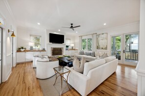 Smart TV, computer monitors