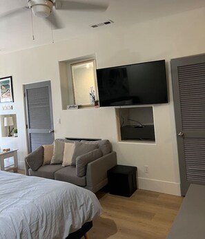 Interior - Sips of Coffee, Heated Pool, Hot Tub Nights & Gym (St. George)