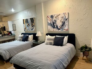 1 bedroom, iron/ironing board, WiFi, bed sheets - Sips of Coffee, Heated Pool, Hot Tub Nights & Gym (St. George)