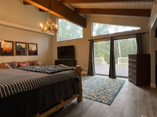 3 chambres, bureau, fer et planche à repasser, lit parapluie