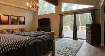 Massive Family Cabin | Ski in Ski Out + Games