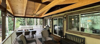 Massive Family Cabin | Ski in Ski Out + Games