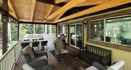 Massive Family Cabin | Ski in Ski Out + Games