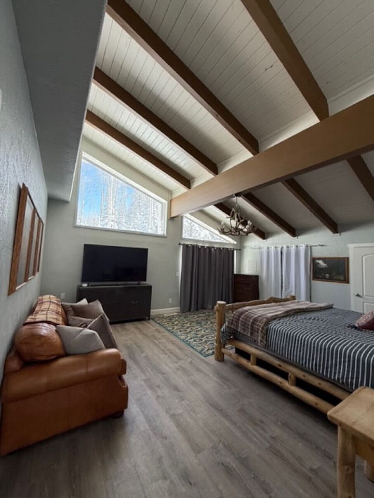 3 多间卧室、办公桌、熨斗/熨衣板、旅行婴儿床