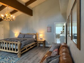 3 bedrooms, desk, iron/ironing board, travel cot