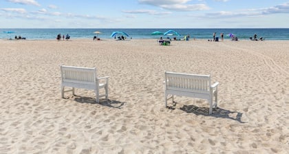 Spacious 3-Bedroom for Families by the Beach