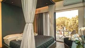 1 bedroom, bed sheets