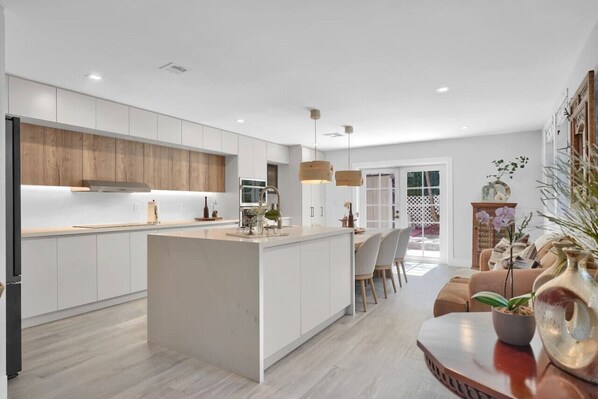 Interior - SF Home Away From Home in Coconut Grove (Miami)