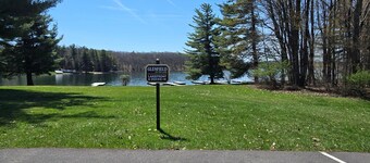 Tall Pines - Charming 5BR Getaway w/ Lake Access, Hot Tub & Fireplace