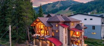 Slopeside Custom Chalet I 2 Hot Tubs I Fire Tables I Views I Best Price I Discounted Attractions