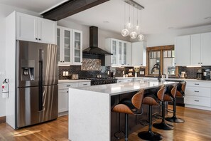 Fridge, microwave, oven, stovetop - Slopeside Custom Chalet I 2 Hot Tubs I Fire Tables I Views I Best Price I Discounted Attractions (Winter Park)