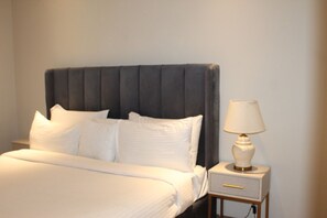 2 makuuhuonetta, silitysrauta/-lauta, ilmainen Wi-Fi, vuodevaatteet