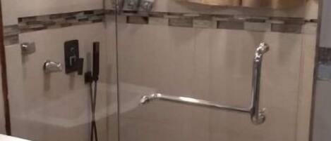 Toallas, jabón, papel de baño