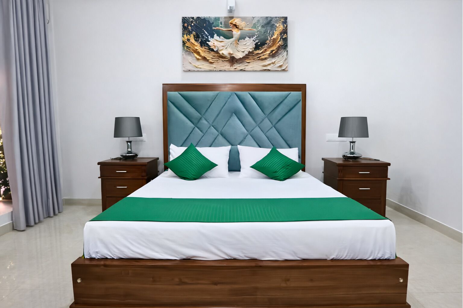 3 bedrooms, desk, iron/ironing board, free WiFi