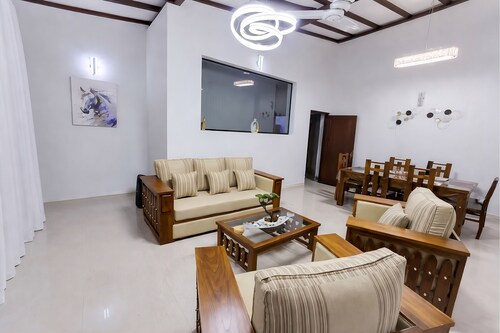 Luxury 3BR Apartment with Balcony in Colombo 7  Prime Location
