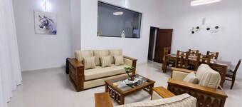 Luxury 3BR Apartment with Balcony in Colombo 7  Prime Location