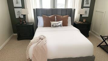 3 habitaciones, tabla de planchar con plancha, wifi y ropa de cama