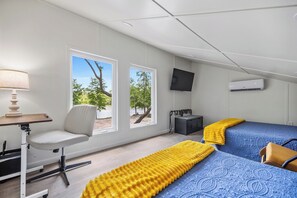 2 bedrooms, desk, iron/ironing board, free WiFi - Lakeview Haven-Kayak-Fishing (Hammond)