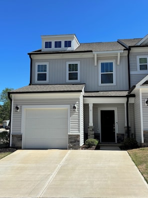 Exterior - Modern Quality Comfort (Greensboro)