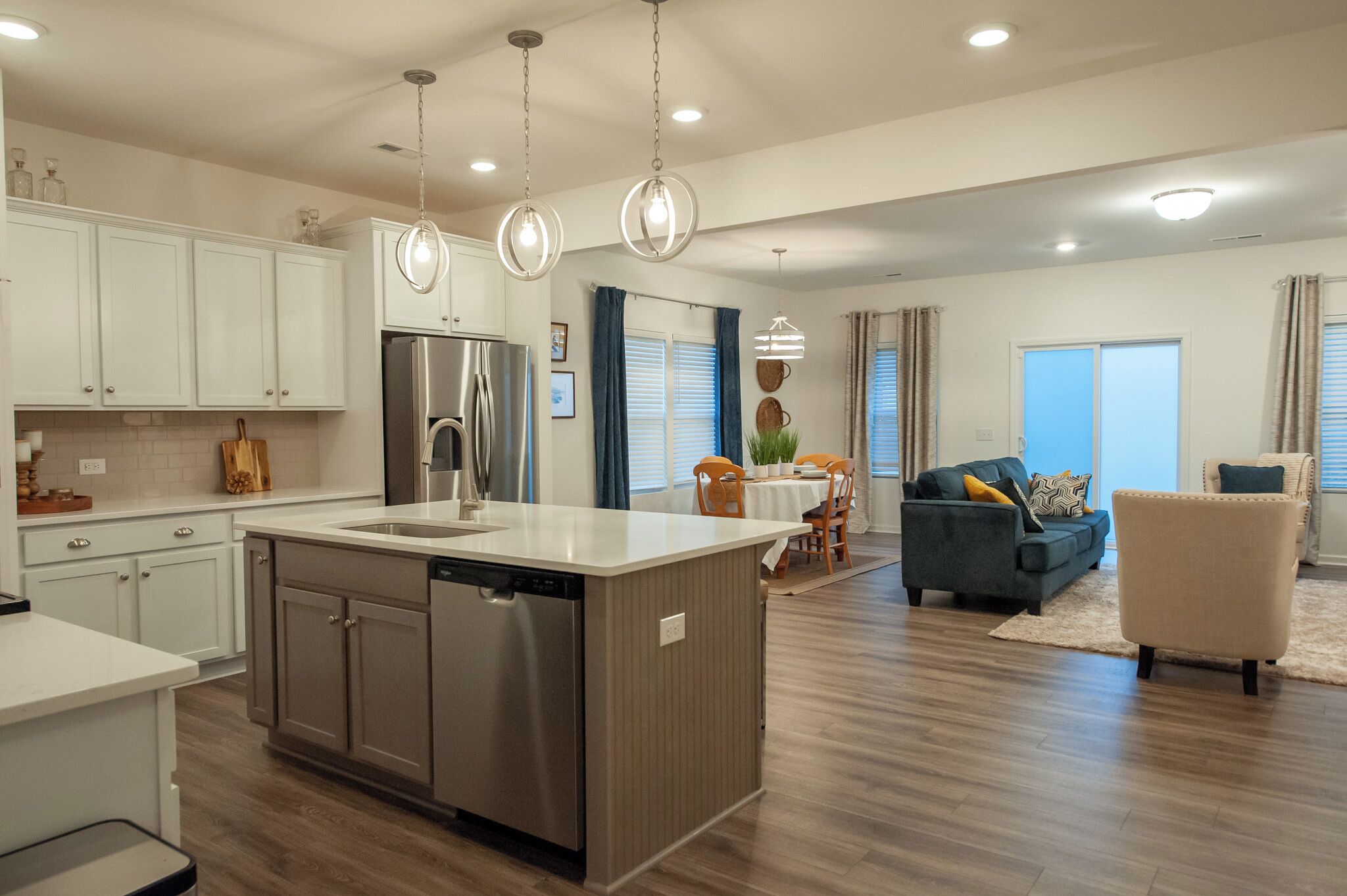 المنشأة من الداخل