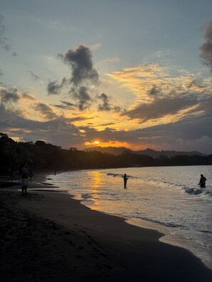 Beach - Serenity 2-bedroom apartment in amazing Puerto Viejo de Talamanca with WiFi, AC. (Puerto Viejo de Talamanca)