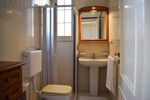 Bruser, hårtørrer, bidet