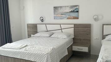 1 bedroom, iron/ironing board, WiFi (free), bed sheets