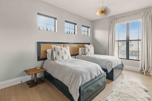 4 chambres, bureau, fer et planche à repasser, accès au Wi-Fi (inclus)