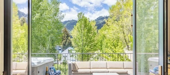 Alpine Rowhouse - Boutique Luxury in Town