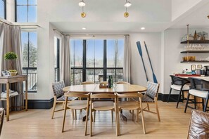 Dining - Alpine Rowhouse - Boutique Luxury in Town (Ketchum)